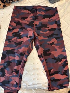lululemon athletica Camouflage Leggings in Burgundy, Black, Navy